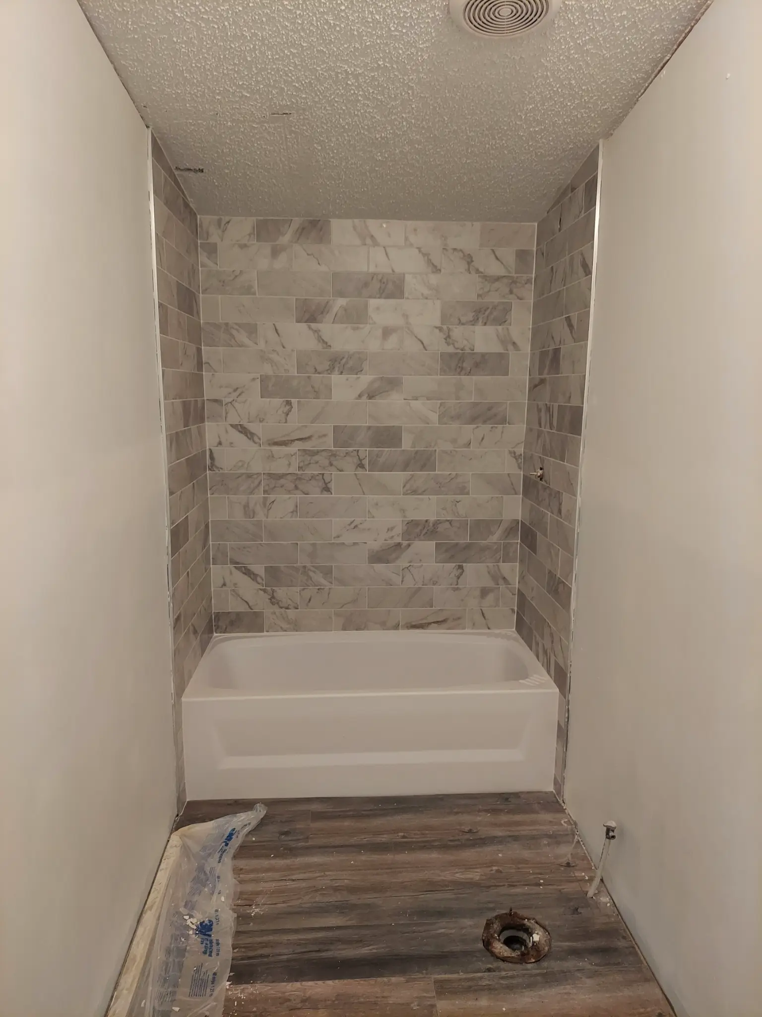 Gray Marble Tub Surround